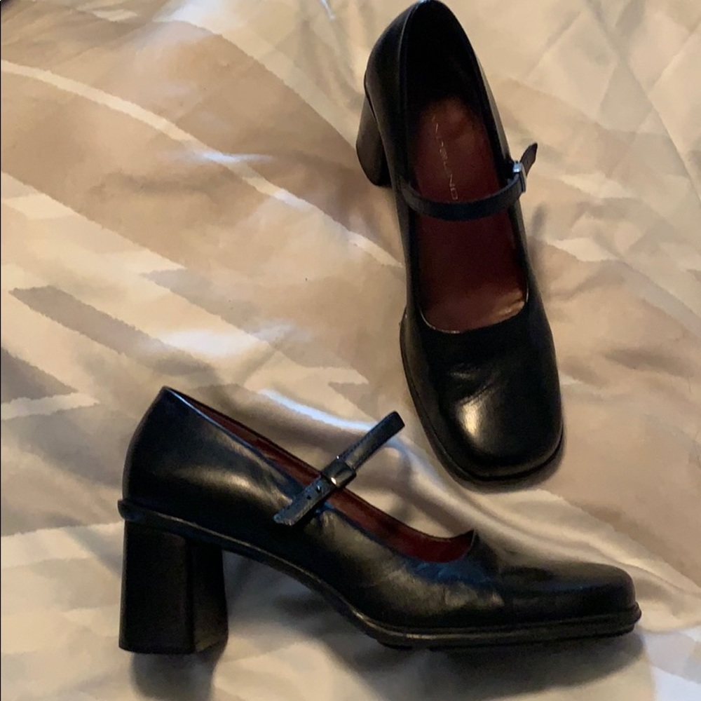 Bandolino black Mary Janes size 9